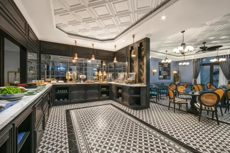 The Exquisite HaLong Hotel Отели в г. Халонг