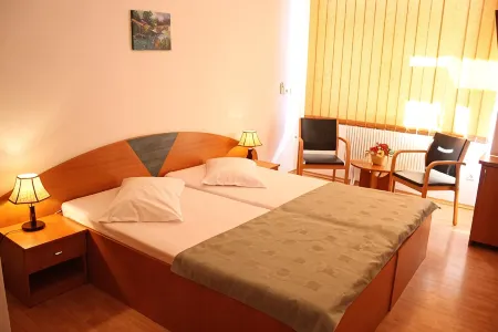 Hotel Sir Lujerului Отели в г. Бухарест