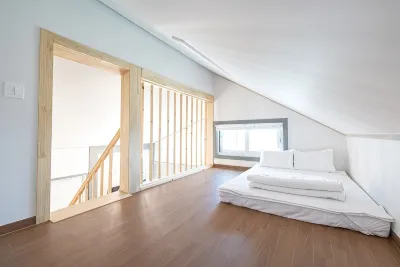 Seogwipo Blue Jeju Hotel dekat ShinYoung Cinema Museum