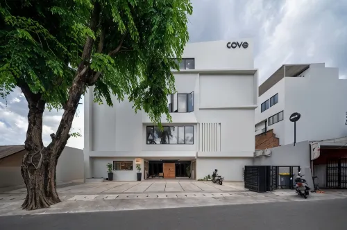 Cove Urbanier - Parking