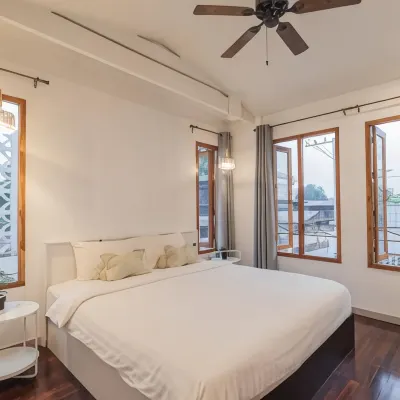 SherVa101 Home and Hostel Hotel in zona Tempio Wat Sri Suphan