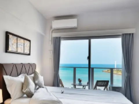 ビーチフロントタワーミハマ 北谷町のホテル