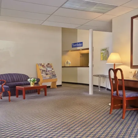 Travelodge by Wyndham Cleveland Lakewood