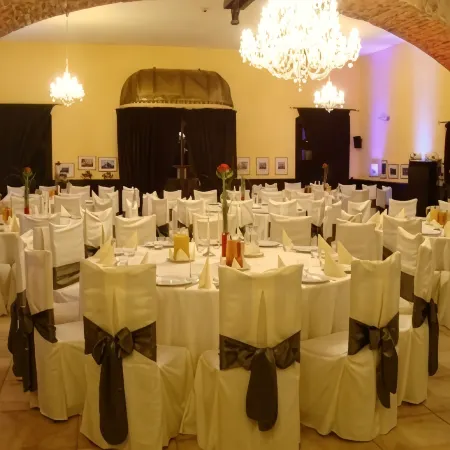 Hotel Zamkowy Отели в г. Валбжих