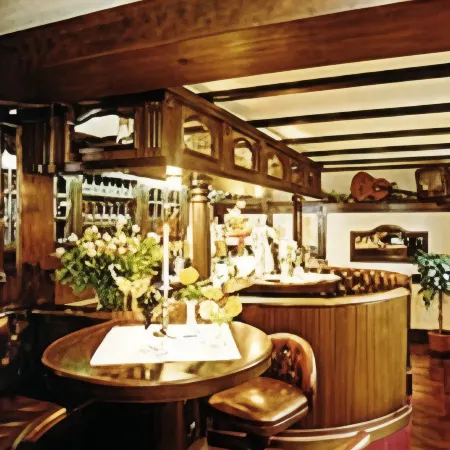 Hotel Westerwälder Hof Отели в г. Сек