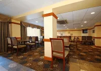 Quality Inn & Suites Hotels in Bensalem