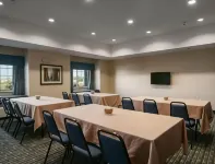 마이크로텔 인 & 스위트 바이 윈덤 스탠리 마운트레일 카운티 호텔