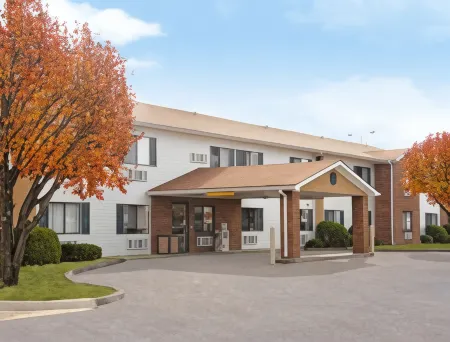 Super 8 by Wyndham West Memphis Отели в г. Маунд Сити Тауншип