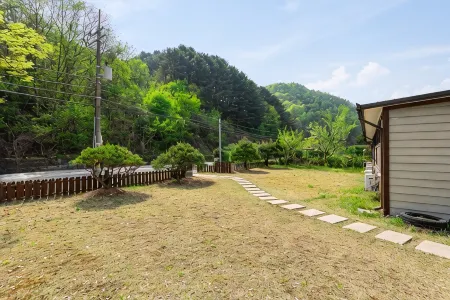Chuncheon Vida Feliz Pension Отели рядом с достопримечательностью «Jade Garden»
