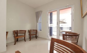 RedDoorz Syariah Near Metropolitan Mall Bekasi