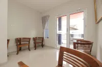 RedDoorz Syariah Near Metropolitan Mall Bekasi