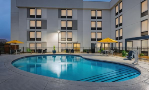 Hampton Inn Kansas City-Airport