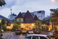 Front One HK Resort Simpang Lima Semarang - parkir