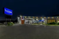 Travelodge by Wyndham Aberdeen - parkir