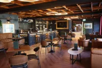 Ramada by Wyndham Cheltenham - Barer
