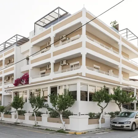 Agrelli Hotel & Suites Отели рядом с достопримечательностью «Пляж Кардамена»