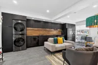 New Downtown Charlottetown Home Sleeps 5 with 2 Electric Scooters - Homestays