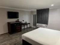Super 8 by Wyndham Mesa Downtown Near Convention Center - 露台