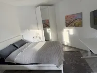 #1 Top room: central & comfortable, shared bathroom Hotels in Herne