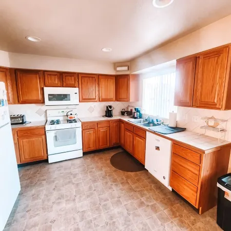 Hot Tub, King Beds, Pet Friendly Close to I25