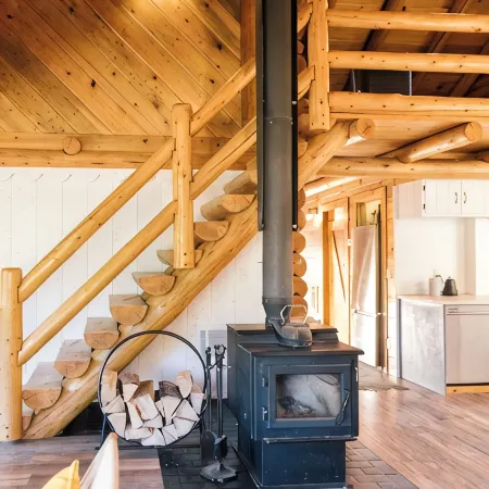 Modern-Cozy LOG CABIN near La Pine state park
