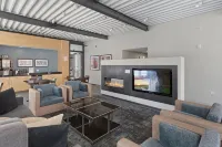 "Unity of Evanston" 3 BDR+2BA ModernLuxe High Rise