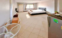 V Village Hotel Saraburi - موقف سيارات