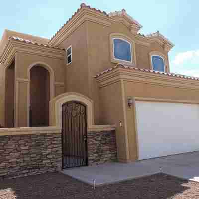 3-bedroom house in charming El Paso with AC, fitness room, WiFi, Gated community Hotel Exterior