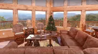 New! LUXURY Lodge! LARGE Indoor Heated Pool, HotTub, Arcade, & Incredible Views! - Private Pools