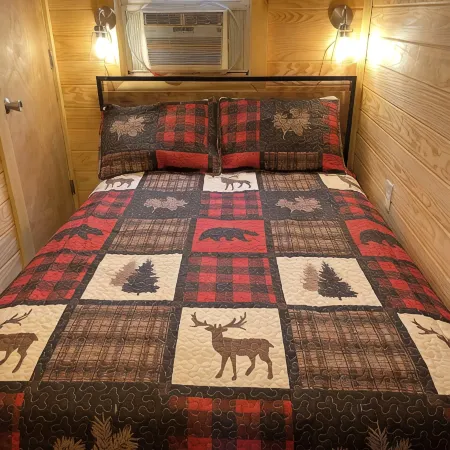 Cozy Cabin in the woods near charming Hermann