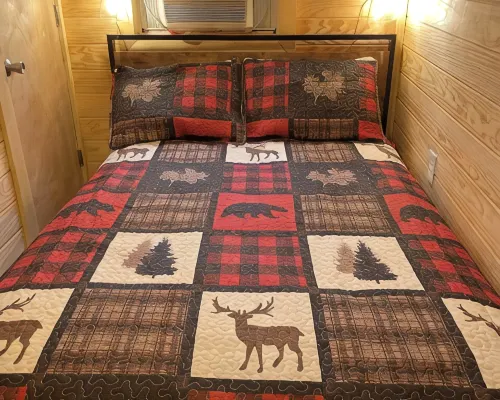 Cozy Cabin in the woods near charming Hermann Hotels in Gasconade County