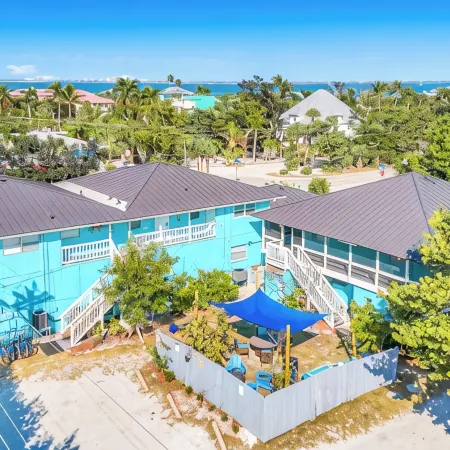 Seahorse Suites #1. Pet Friendly Beach HAVEN!