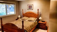 Manzanita Beach House, 3-Bedrooms, One Block to Beach, Dog Friendly, Sleeps 6+ - Wifi