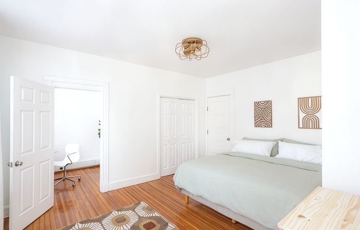 Cozy 2 bdrm Newburgh apartment with private parking
