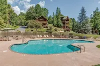 New listing! Pool, Private Hot Tub & 3 King Suites - 프라이빗 풀