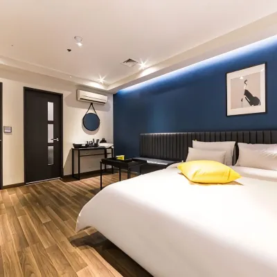โรงแรมเยลโลว์ 8 โรงแรมใกล้ลาเฟสตา