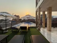 A P S Hotel - Infinity Pools