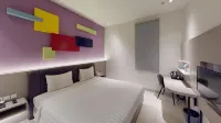 Zoom Dharmahusada Hotel