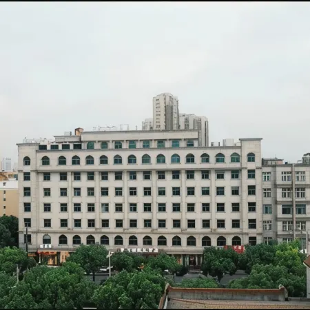 Qinglan Hotel (Danjin Road Wanshan Park Branch, Danyang City)