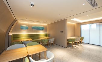 JI Hotel (Shanghai Qiantan Haiyang Road)