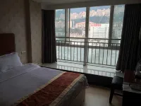 Yiju Hotel (Bazhong City Square Bus Terminal Area)