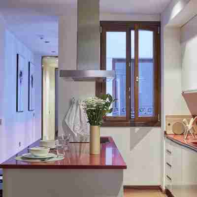 60 Balconies Design Rooms