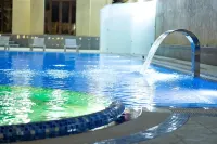 Air Plaza Hotel - Pools