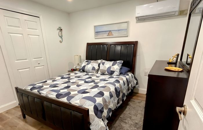 Summer Breezes Holiday: A Charming Suite Near Florida's Best Beaches