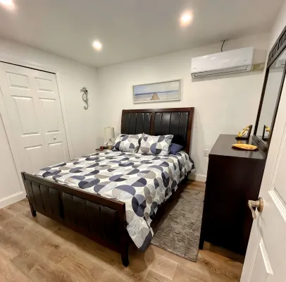Summer Breezes Holiday: A Charming Suite Near Florida's Best Beaches - Wifi
