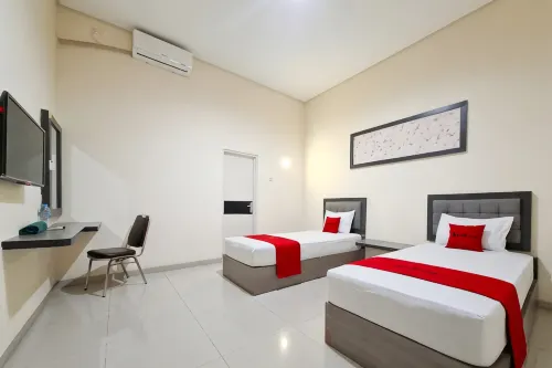 RedDoorz at Hotel Galaksi Ponorogo