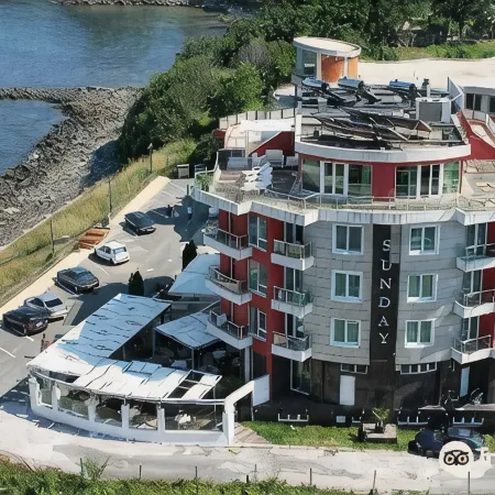 Family Hotel Sunday
