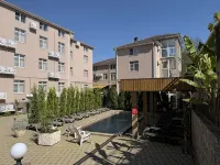 Green Hosta Hotel