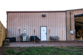 Buffalo airport Fly Inn. 2 bedroom inside a airplane hangar!