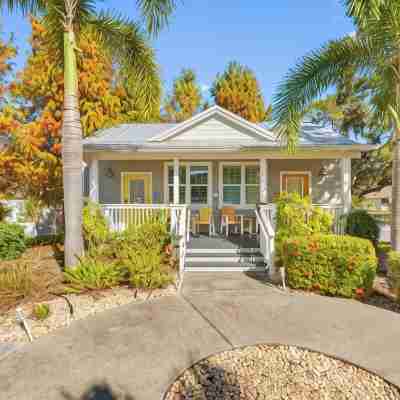 Key West Style Cottage - with pool/hot-tub Hotel Exterior